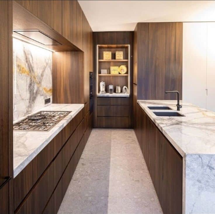 Cuisine moderne en L – Bois & Marbre